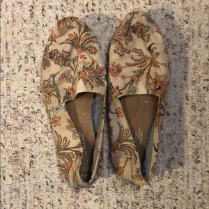 Toms with paisley design